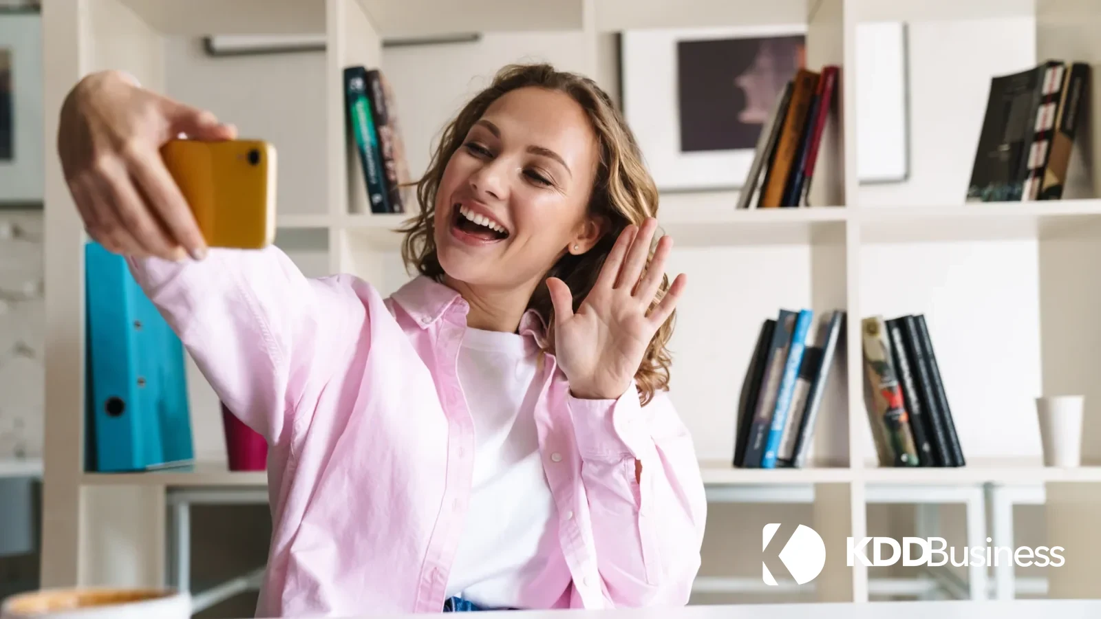 Portada de la mini-serie de marca personal de KDD Business: tu experiencia como activo digital